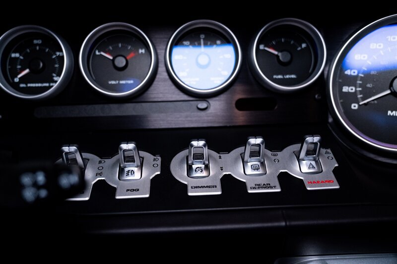 Used 2005 Ford GT RWD image 19