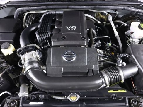 Used 2016 Nissan Frontier PRO-4X image 38