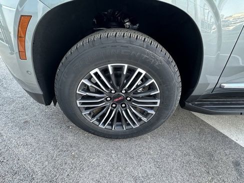 New 2026 GMC Yukon XL Elevation w/ LPO, Floor Liner Package image 10