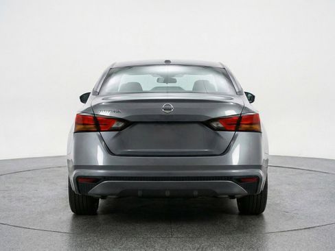 Used 2025 Nissan Altima 2.5 SV image 7