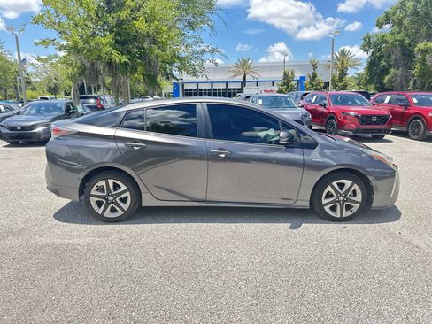 Used 2018 Toyota Prius Three Touring FWD image 7