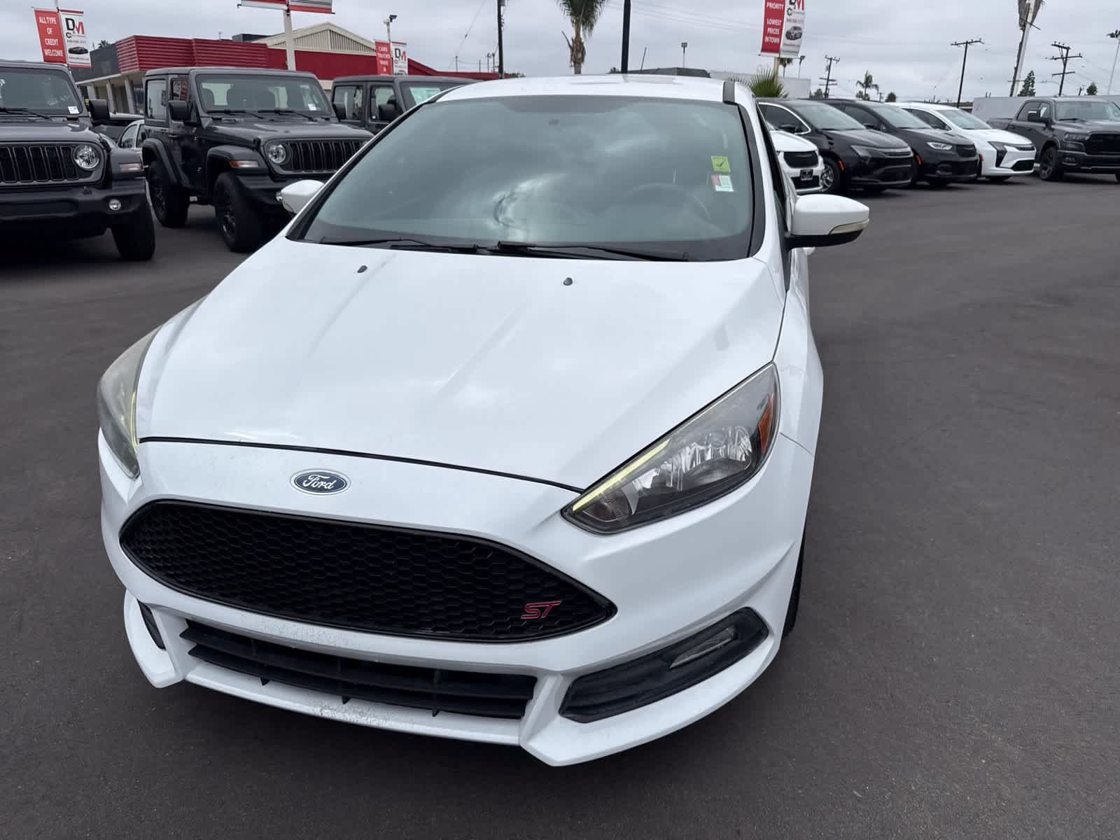 Used 2017 Ford Focus ST FWD image 2