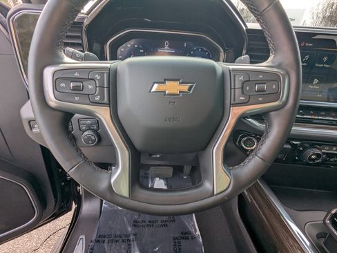 Used 2024 Chevrolet Silverado 1500 LT w/ Z71 Off-Road Package image 17