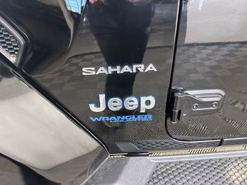 Used 2022 Jeep Wrangler Unlimited Sahara image 10