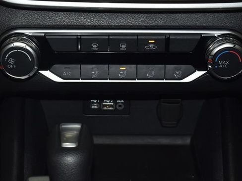 Used 2025 Nissan Altima 2.5 SV FWD image 25