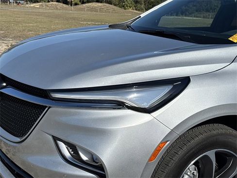 Used 2022 Buick Enclave Essence w/ Sport Touring Edition image 7