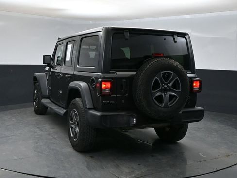 Used 2018 Jeep Wrangler Unlimited Sport S image 3