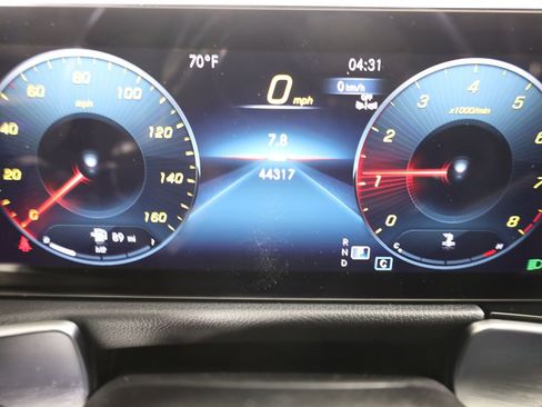 Used 2023 Mercedes-Benz GLB 250 4MATIC image 13