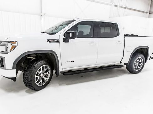 Used 2020 GMC Sierra 1500 AT4 w/ AT4 Premium Package AWD/4WD image 3