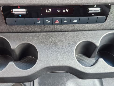 Used 2023 Mercedes-Benz Sprinter 2500 image 12
