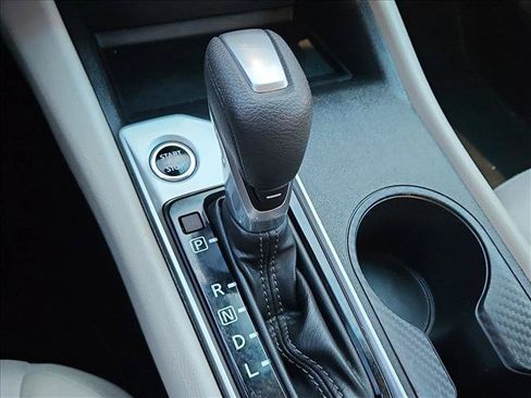 Used 2025 Nissan Altima 2.5 SV FWD image 12
