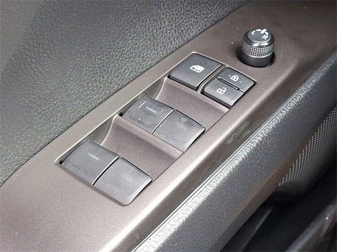 Used 2023 Toyota Camry SE image 25