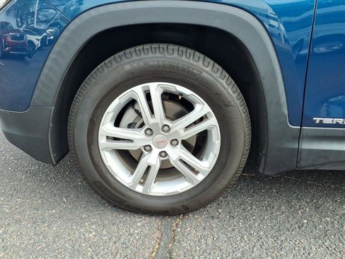 Used 2020 GMC Terrain SLE w/ Driver Convenience Package image 9