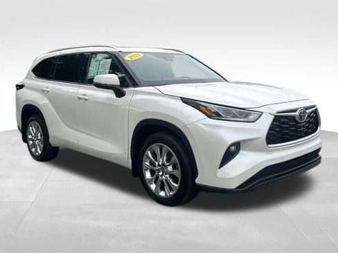 Used 2021 Toyota Highlander Limited AWD/4WD image 7
