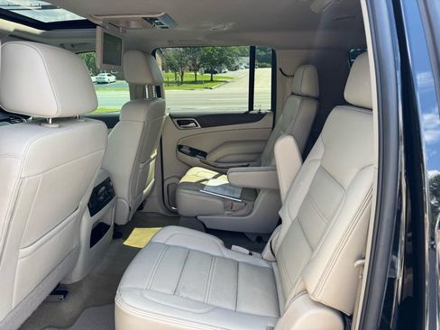 Used 2017 GMC Yukon XL Denali w/ Open Road Package AWD/4WD image 15