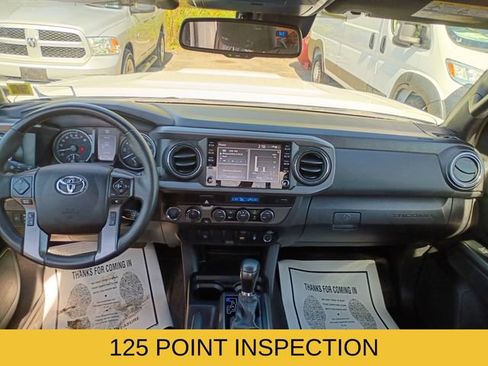 Used 2022 Toyota Tacoma TRD Sport AWD/4WD image 9