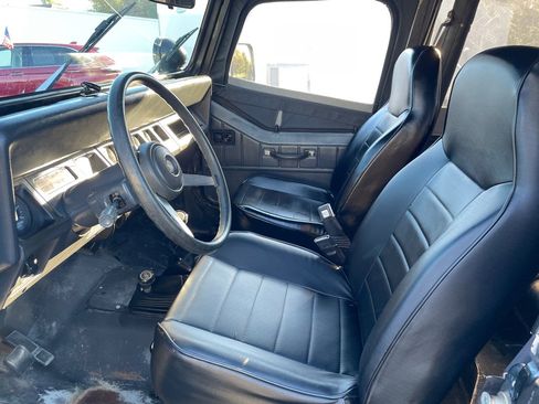 Used 1995 Jeep Wrangler S image 12