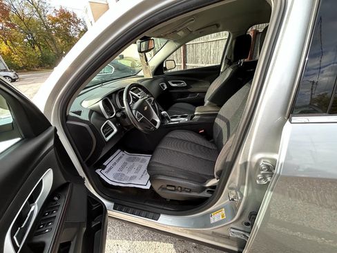 Used 2011 Chevrolet Equinox LT w/ Driver Convenience Package image 6