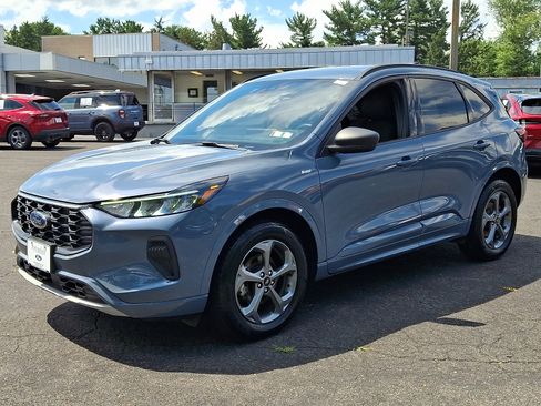 Used 2023 Ford Escape ST-Line w/ Tech Pack #1 AWD/4WD image 3
