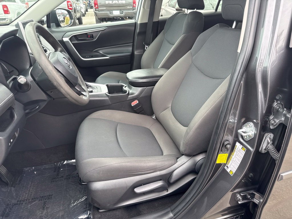 Used 2023 Toyota RAV4 LE AWD/4WD image 23
