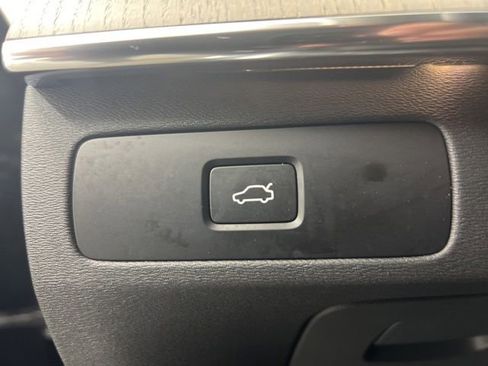 Used 2025 Volvo XC90 B6 Ultra w/ Protection Package Premier AWD/4WD image 21
