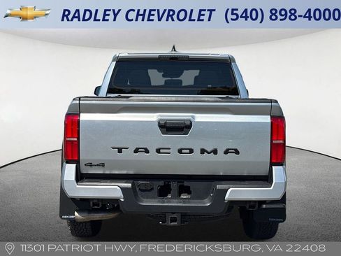 Used 2024 Toyota Tacoma TRD Off-Road AWD/4WD image 18