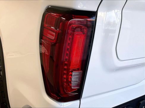 Used 2024 GMC Sierra 1500 AT4 w/ Technology Package image 32