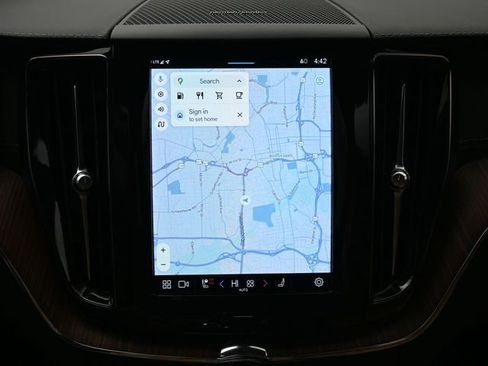 Used 2023 Volvo XC60 B5 Ultimate w/ Climate Package image 15