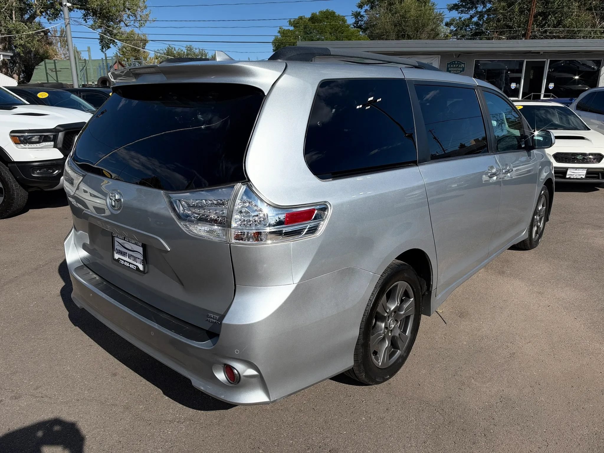 Used 2019 Toyota Sienna SE Premium w/ Carpet Mat Package AWD/4WD image 9