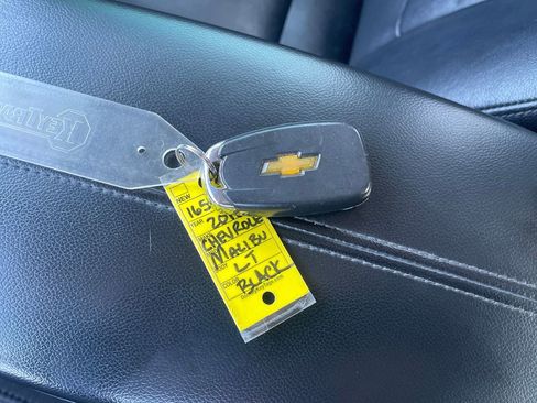 Used 2018 Chevrolet Malibu LT w/ Leather Package FWD image 30