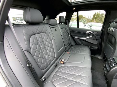 Certified 2024 BMW X5 xDrive40i w/ Premium Package image 19