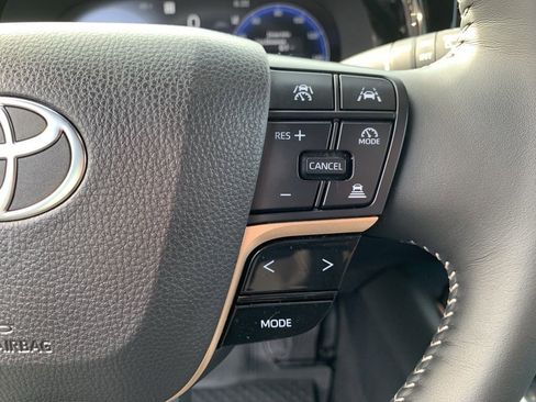 Used 2025 Toyota Crown Signia image 27