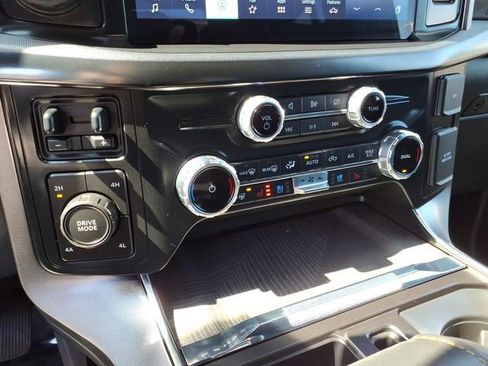 Used 2022 Ford F150 Platinum w/ Equipment Group 701A High AWD/4WD image 26