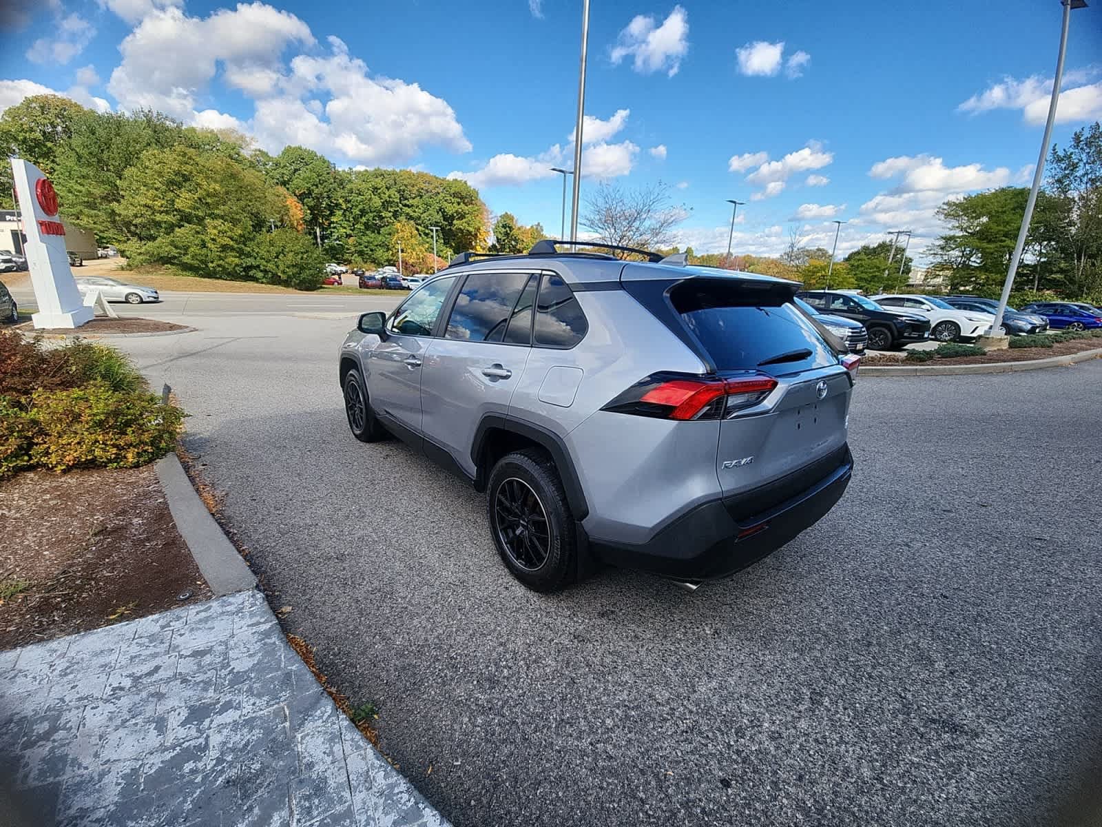 Used 2020 Toyota RAV4 LE w/ All Weather Liner Package AWD/4WD image 3
