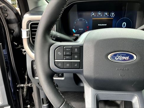 Used 2025 Ford F350 Lariat w/ Lariat Ultimate Package AWD/4WD image 12