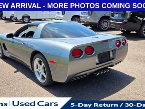 Used 2004 Chevrolet Corvette Coupe w/ Roof Package RWD image 7