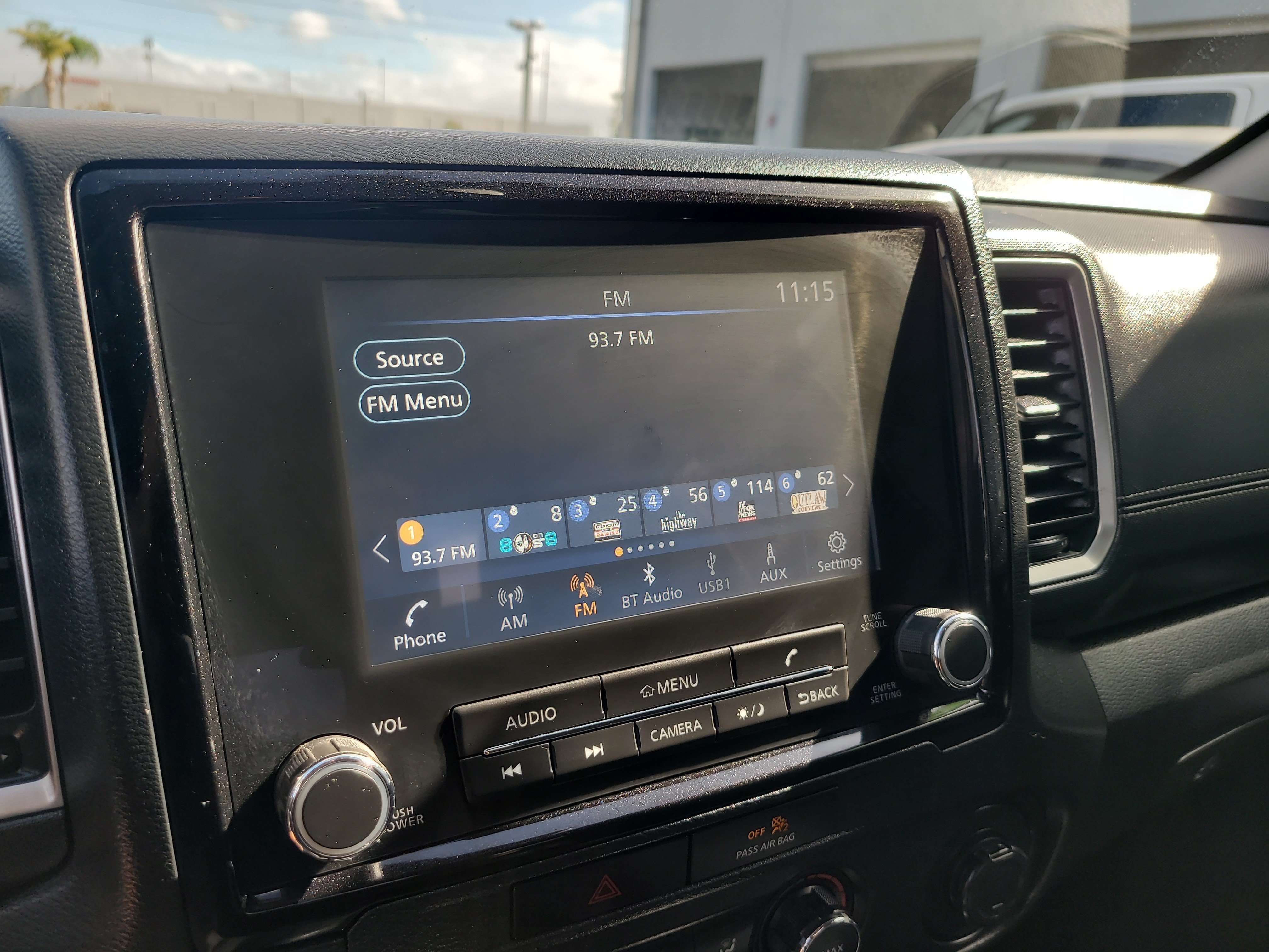 Used 2022 Nissan Frontier SV w/ Technology Package RWD image 18