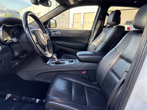 Used 2020 Jeep Grand Cherokee Limited AWD/4WD image 10