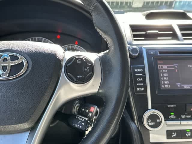 Used 2014 Toyota Camry SE FWD image 9