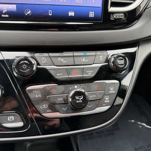 Used 2025 Chrysler Pacifica Select FWD image 31