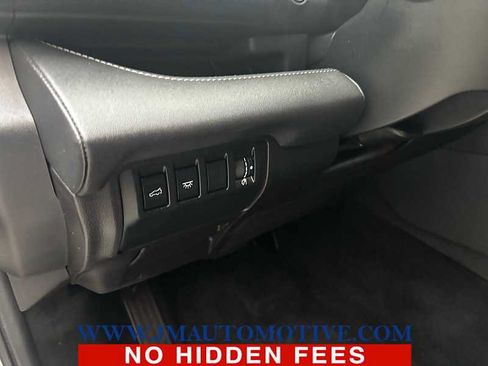 Used 2023 Subaru Ascent Limited w/ Technology Package AWD/4WD image 18