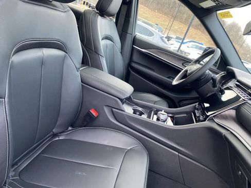 New 2025 Jeep Grand Cherokee Limited image 9