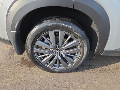 Used 2024 Nissan Pathfinder SL w/ SL Premium Package image 11