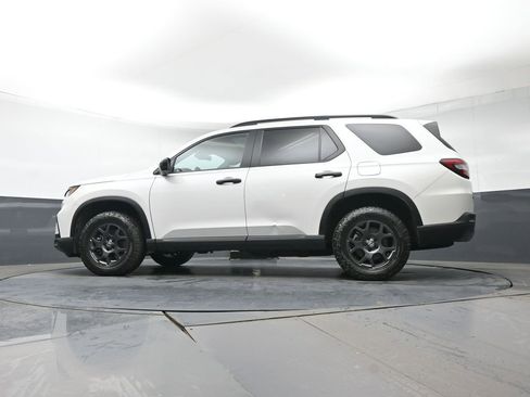 Certified 2023 Honda Pilot TrailSport image 32