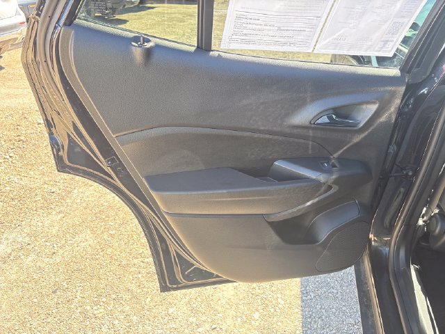 Used 2025 Chevrolet Trax RS w/ Sunroof Package FWD image 21