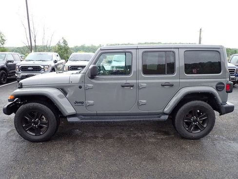 Used 2021 Jeep Wrangler Unlimited Sahara AWD/4WD image 2