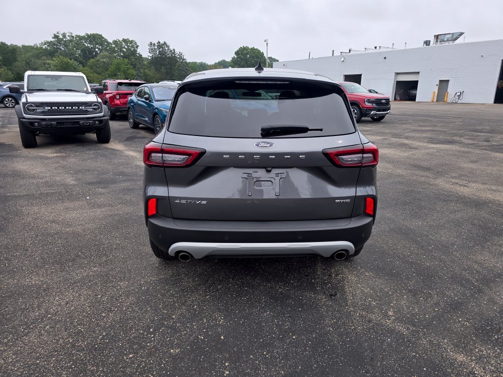 Certified 2024 Ford Escape Active w/ Tech Pack #1 AWD/4WD image 4