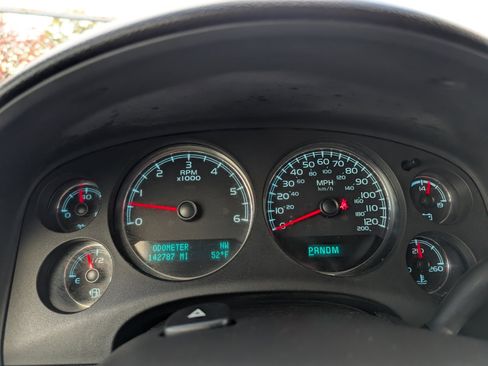 Used 2014 Chevrolet Suburban LS w/ All-Star Edition image 15