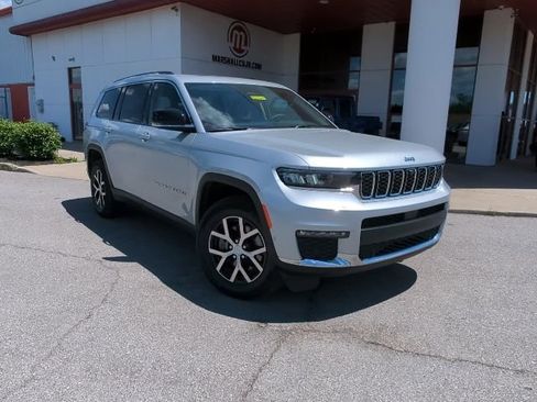 Certified 2023 Jeep Grand Cherokee L Limited w/ Luxury Tech Group II AWD/4WD image 3