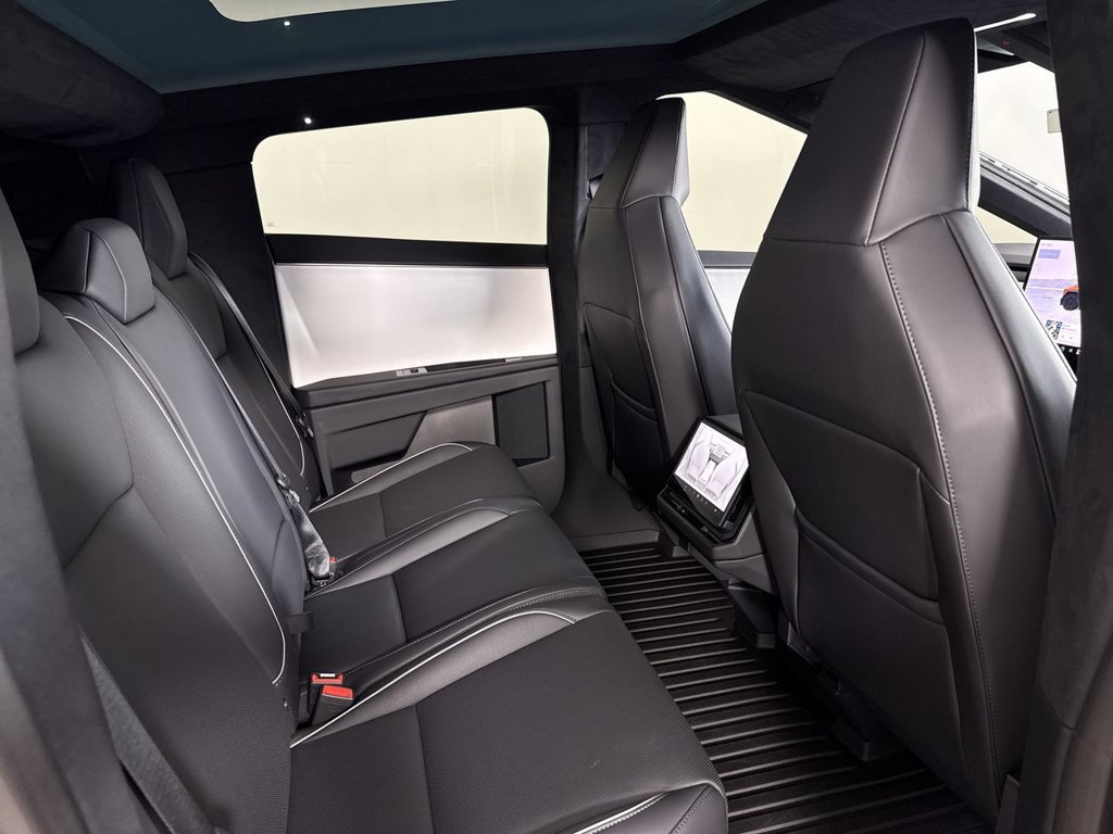Used 2024 Tesla Cybertruck AWD Crew Cab image 25